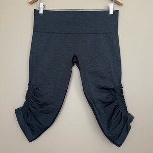 LULULEMON In The Flow Crop Leggings in Heathered Black - Size 10